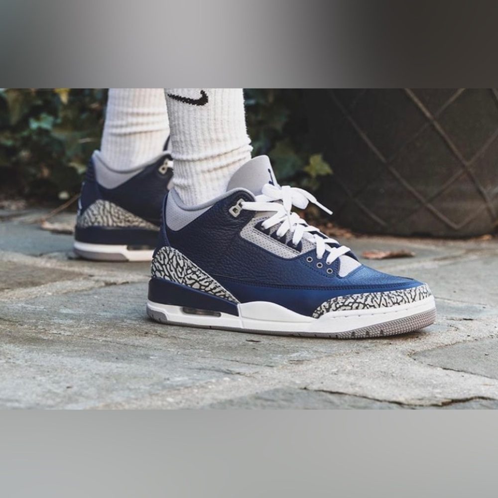 New Jordan 3  Retro Georgetown Size  7Y / 8.5 women - Picture 14 of 15